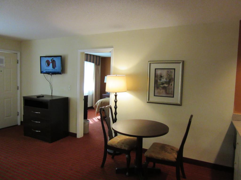 Clarion Suites Augusta Exterior foto